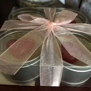 Set of 4 Tins with Heart Candles
